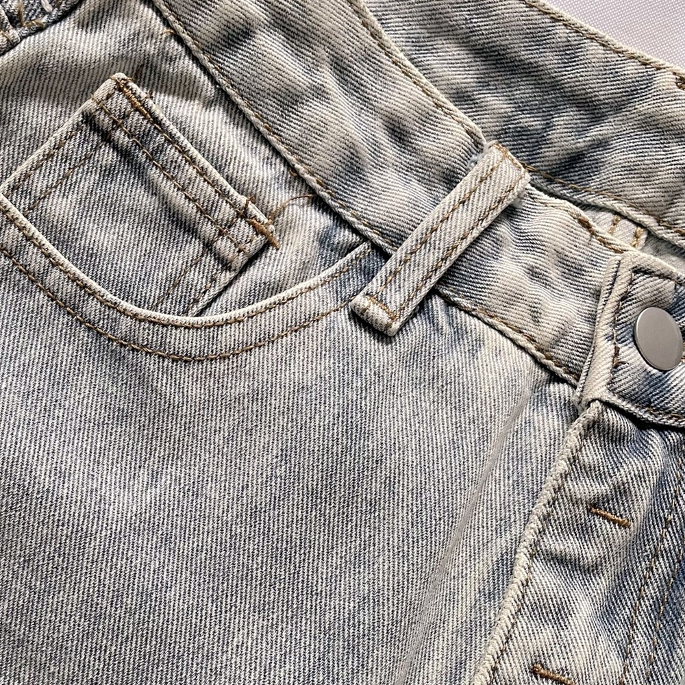 NWOT Wide Leg Jeans - Acid Wash - Picture 6 of 6